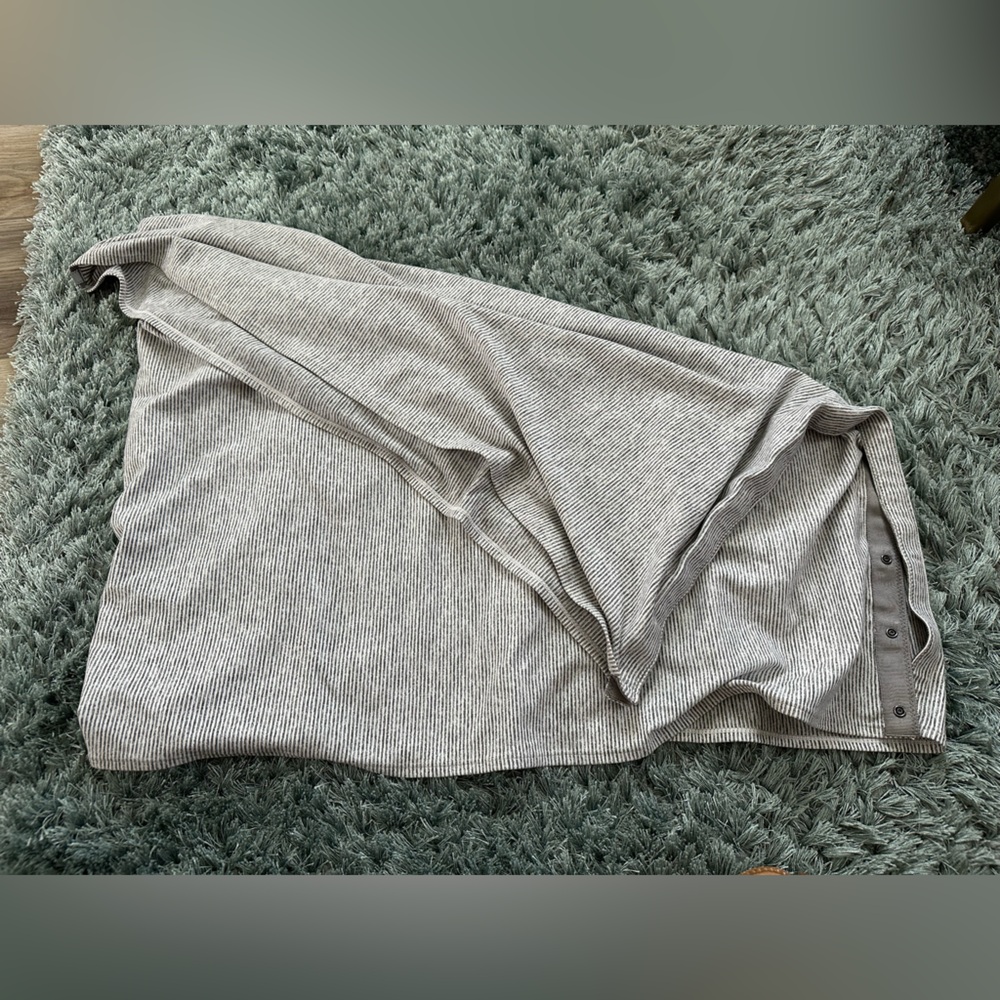 Lululemon Vinyasa Scarf Heather Gray and White Stripe